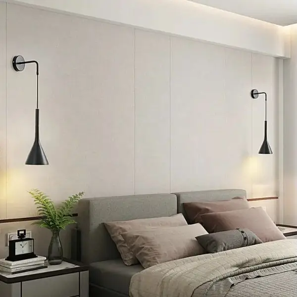 Wall Lamp Tambahan di Kamar Tidur Sederhana